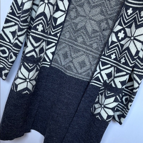 Monteau Navy and white Hooded Cardigan - Picture 5 of 7